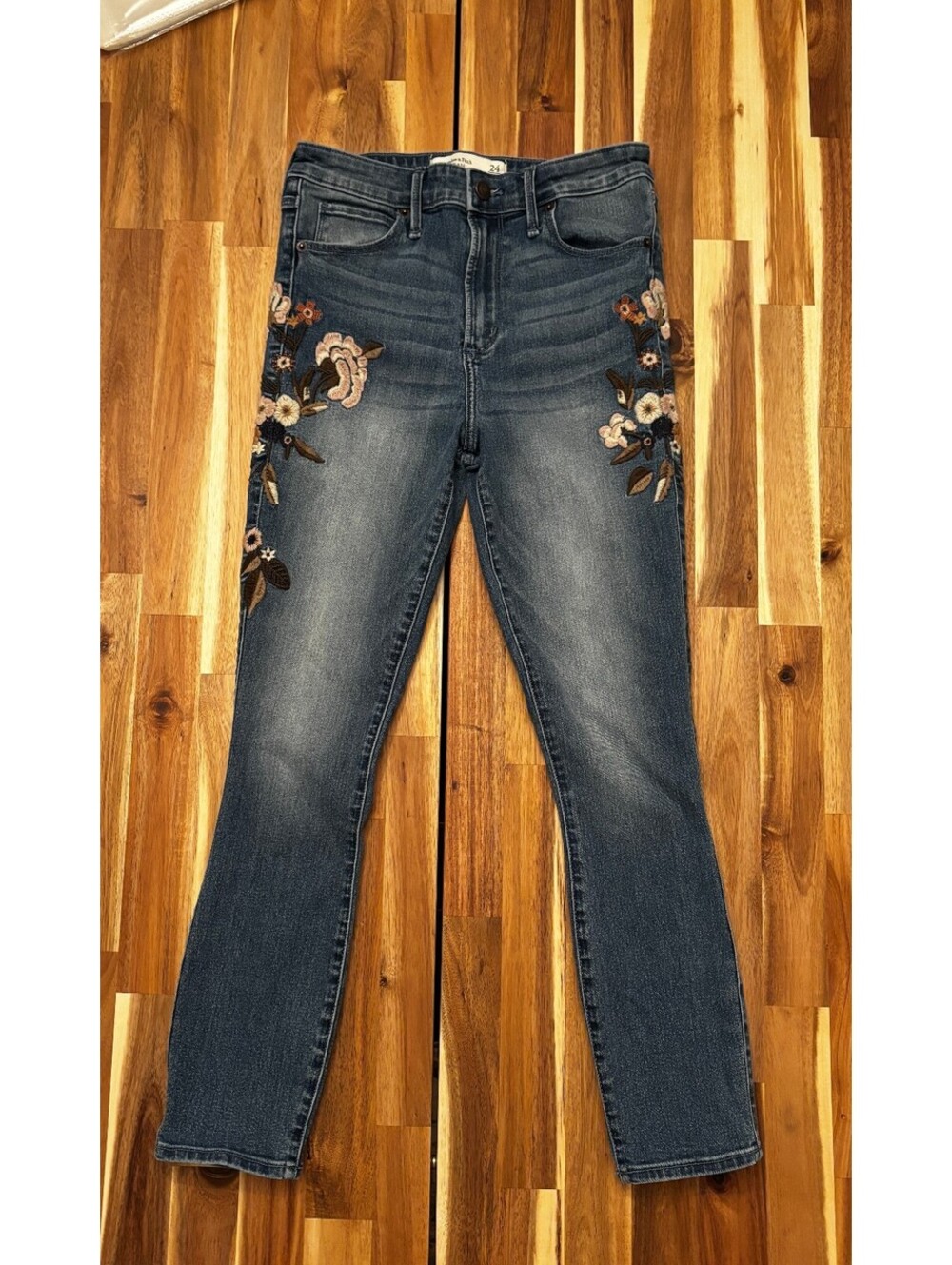 Abercrombie & Fitch High Rise Ankle Jeans 24/00 Embroidered Skinny Jeans (2125)